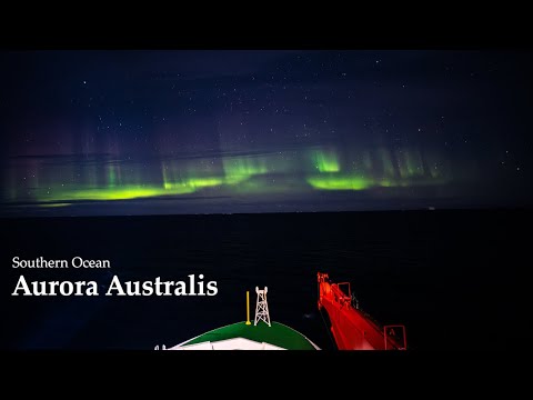 Aurora Australis in the Southern Ocean